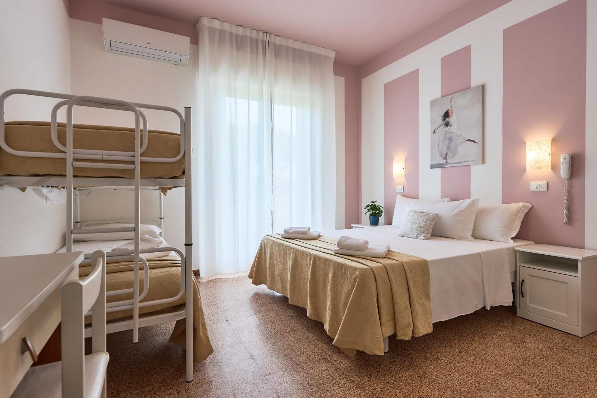 Hotel Bruna B&B Milano Marittima Kültér fotó