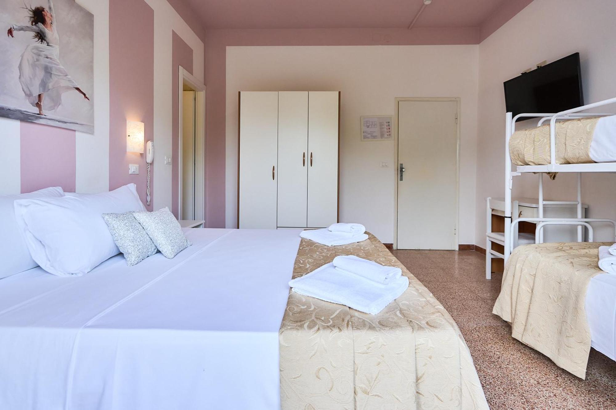 Hotel Bruna B&B Milano Marittima Kültér fotó