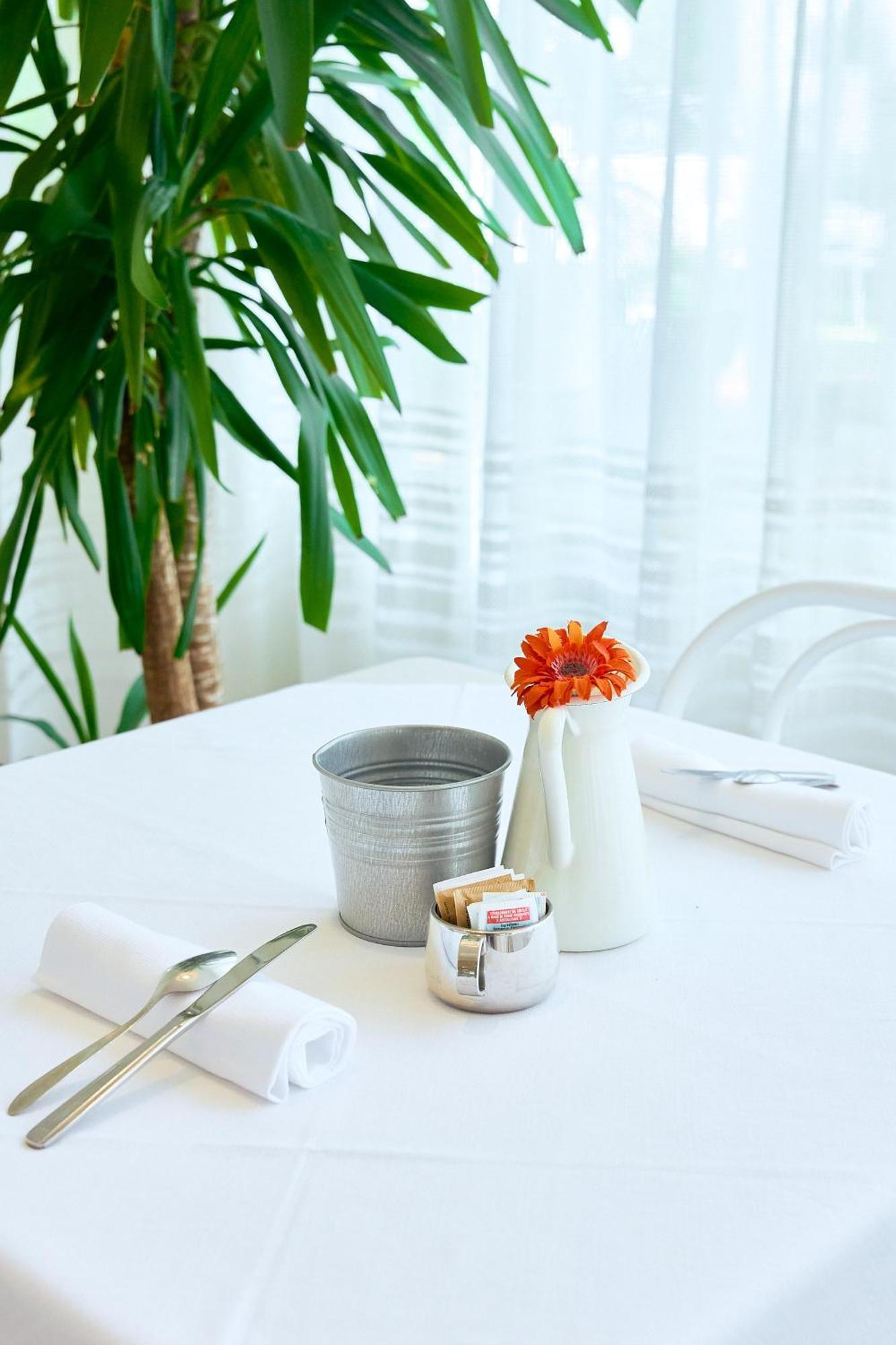 Hotel Bruna B&B Milano Marittima Kültér fotó