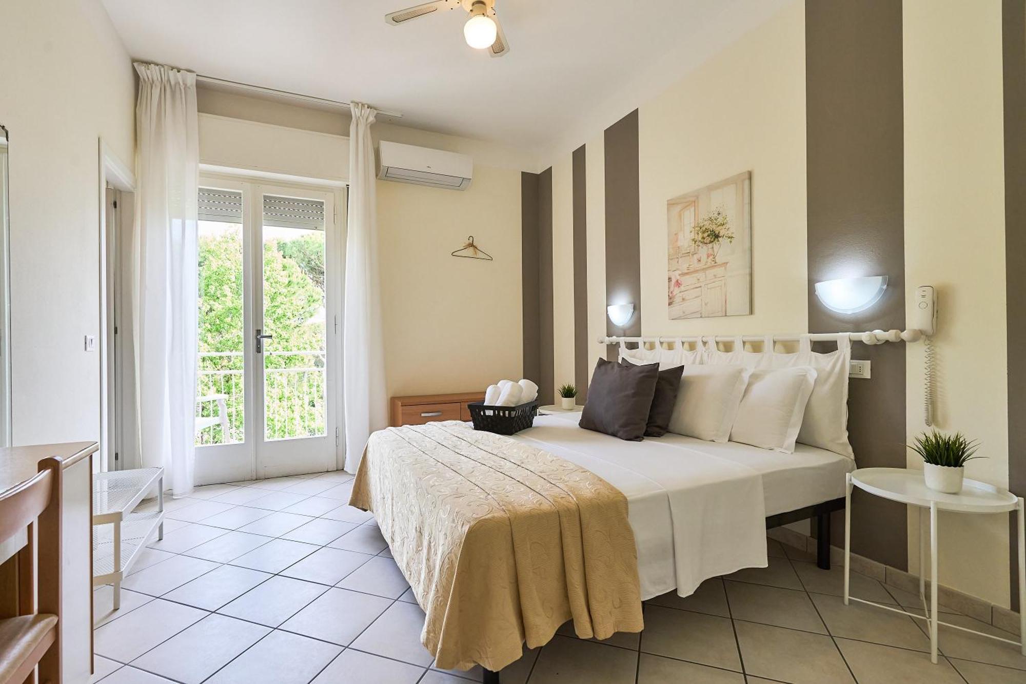 Hotel Bruna B&B Milano Marittima Kültér fotó