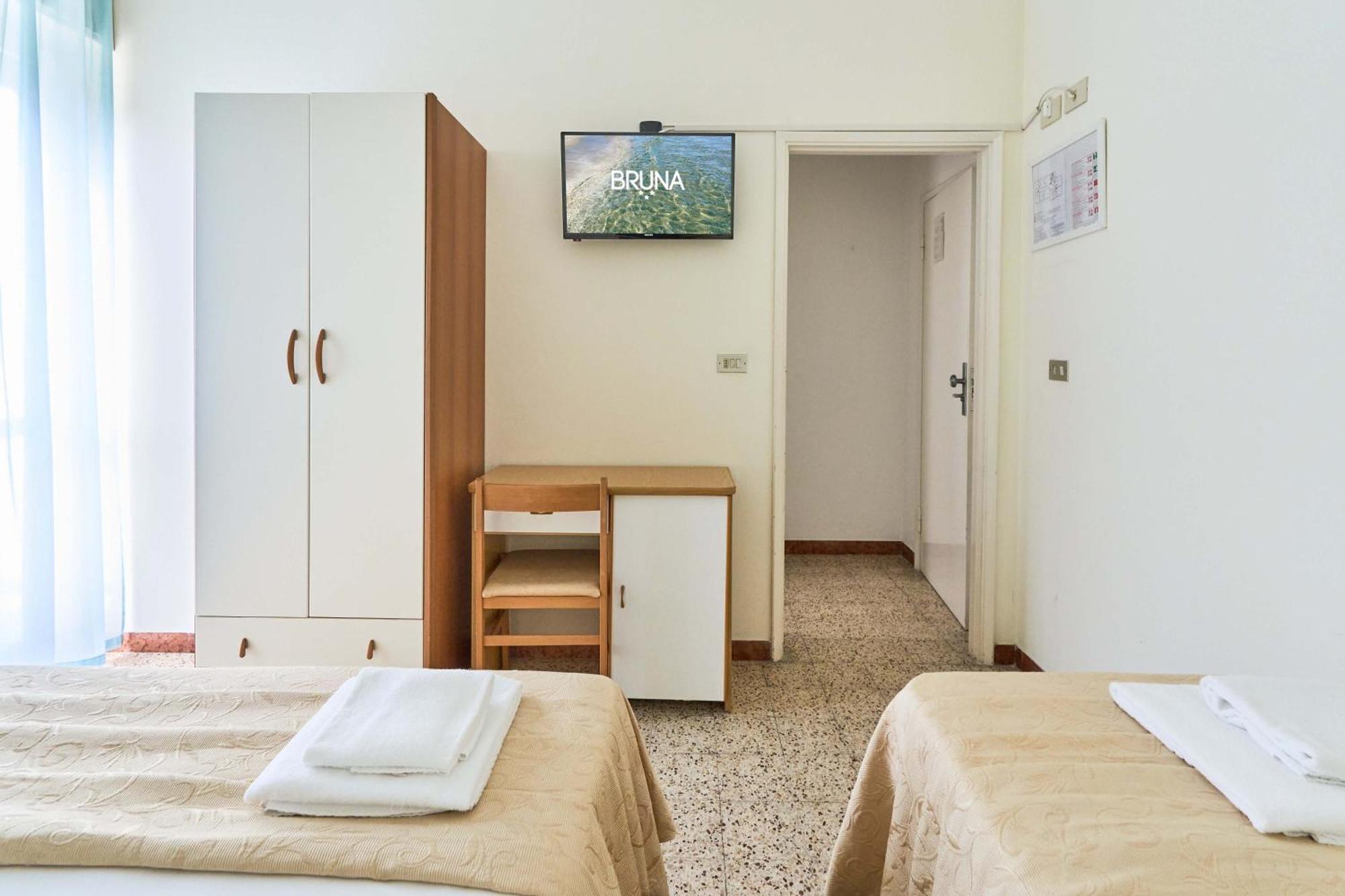 Hotel Bruna B&B Milano Marittima Kültér fotó
