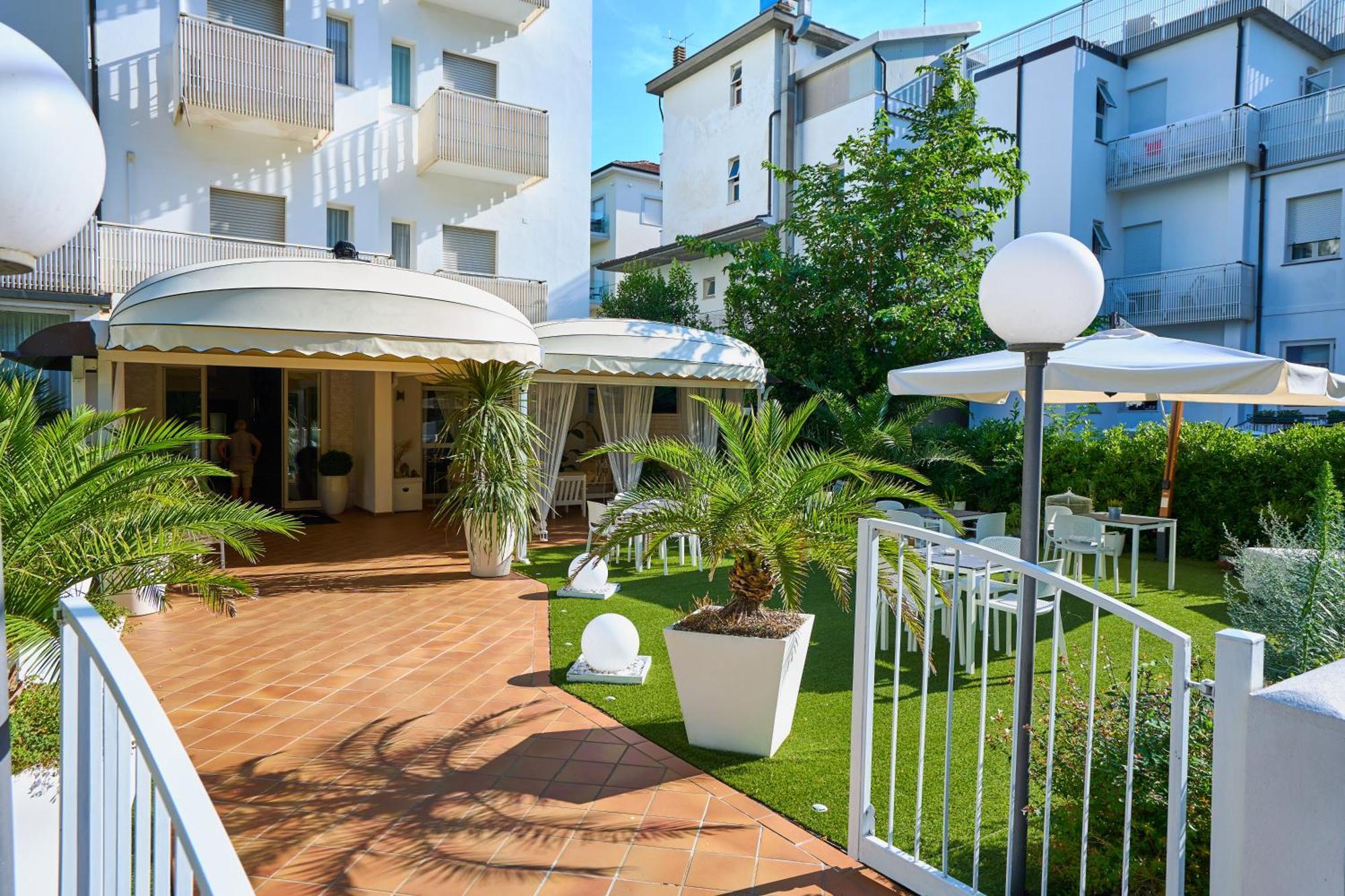 Hotel Bruna B&B Milano Marittima Kültér fotó