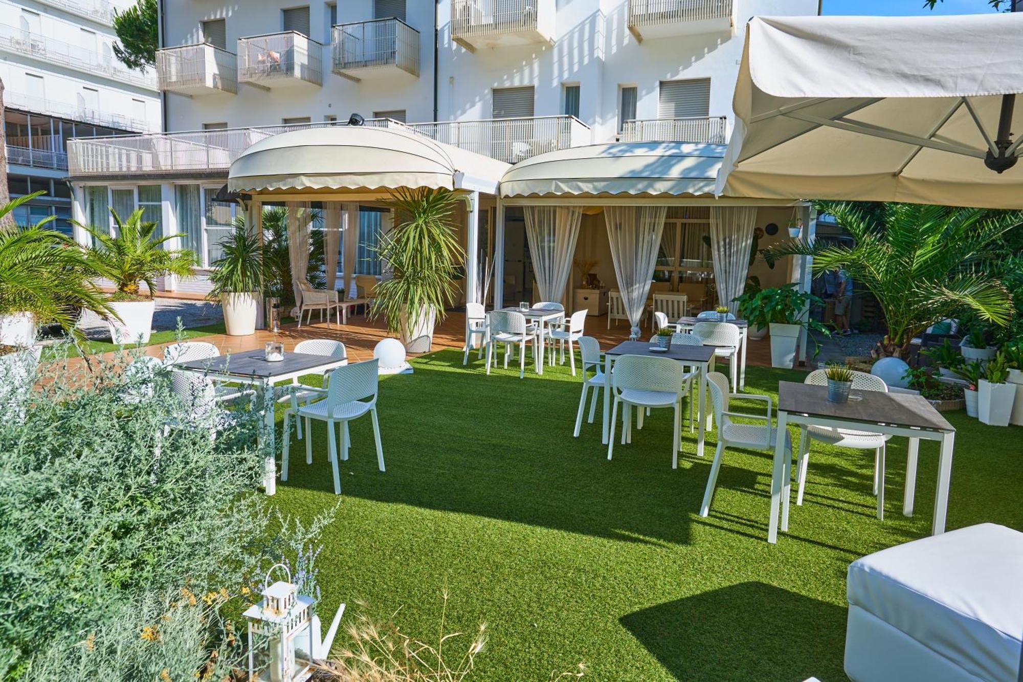 Hotel Bruna B&B Milano Marittima Kültér fotó